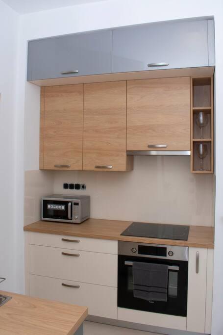 Elegant Stylish Modern Downtown Home Next 2 Danube บูดาเปสต์ ภายนอก รูปภาพ